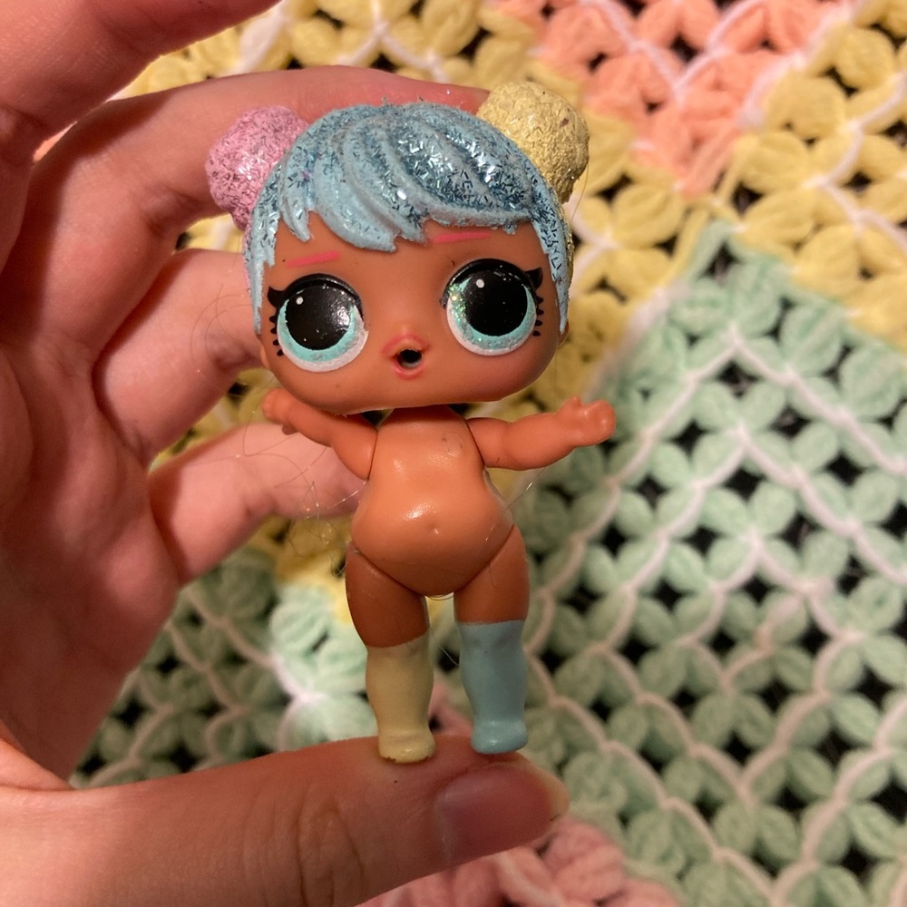 B1G2 - LOL Surprise Glitter Bling Bon Bon Tot Doll - Buy 1, Get 2 FREE